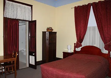 Warwick Settlers Inn Motell